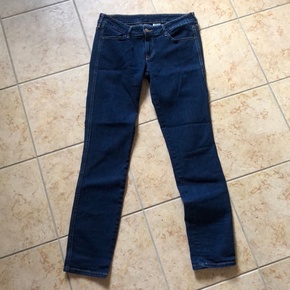 Dark wash skinny jeans